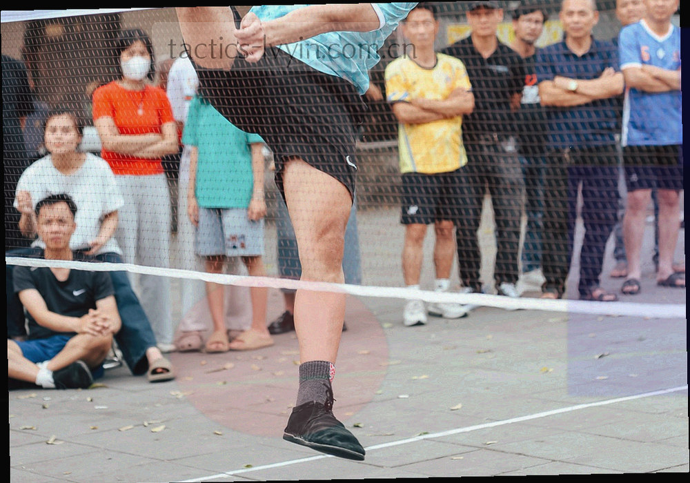 深绿背景上的四步箭头流程图，编号节点与赛事索引标签依次排开